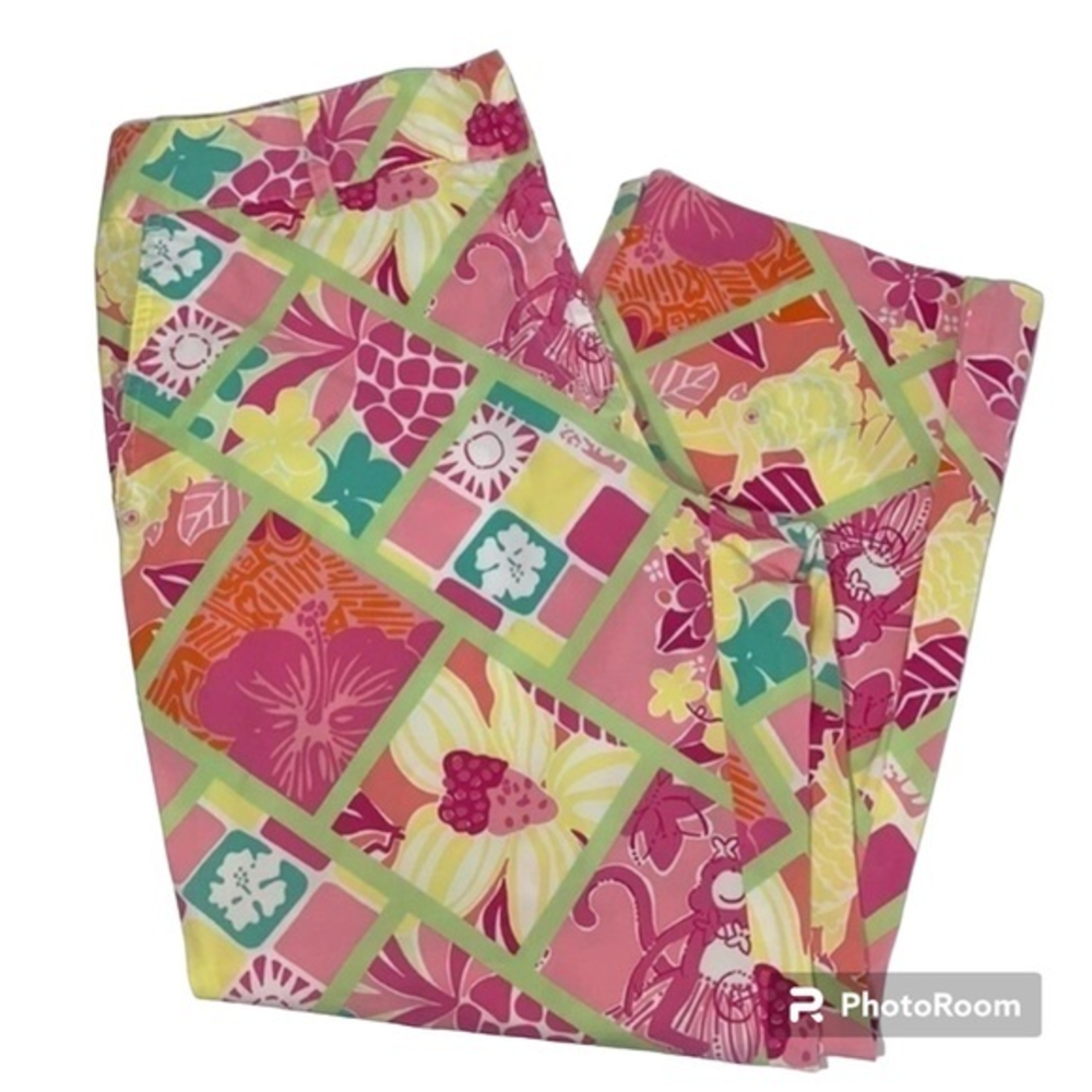 Lilly Pulitzer “Diamond Head Patch” print‎ capri pants.  Size 6.  EUC